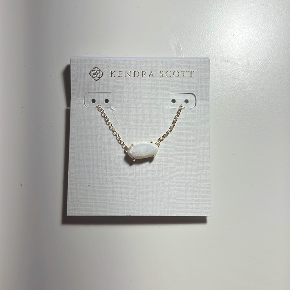 NWT kendra scott necklace